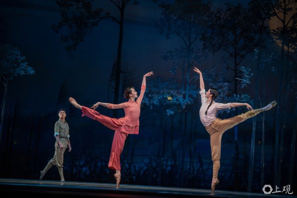 配资之家主要有配资炒股 演界｜上芭原创舞剧开启全球首演：足尖绽放《百合花》，红色经典焕新光